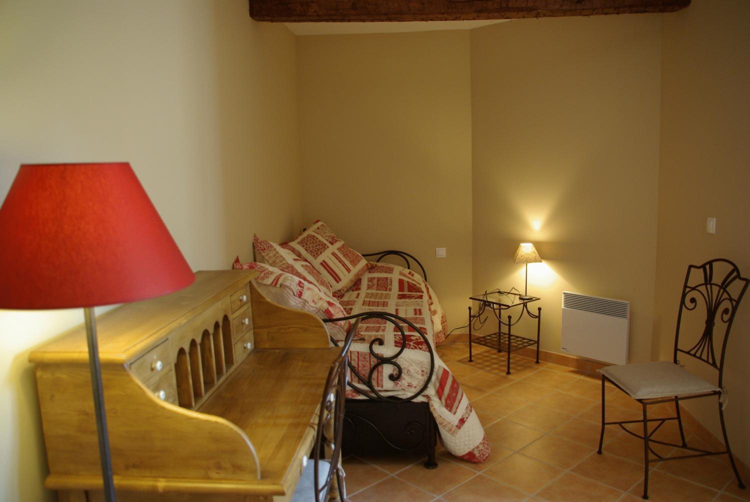 Le Relais Du Grand Logis Hotel Mirabeau  Bagian luar foto
