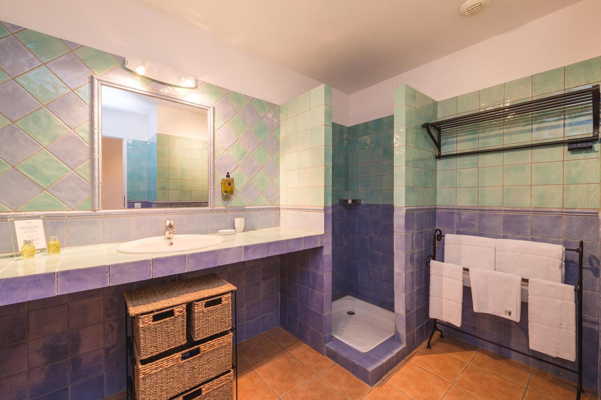 Le Relais Du Grand Logis Hotel Mirabeau  Bagian luar foto