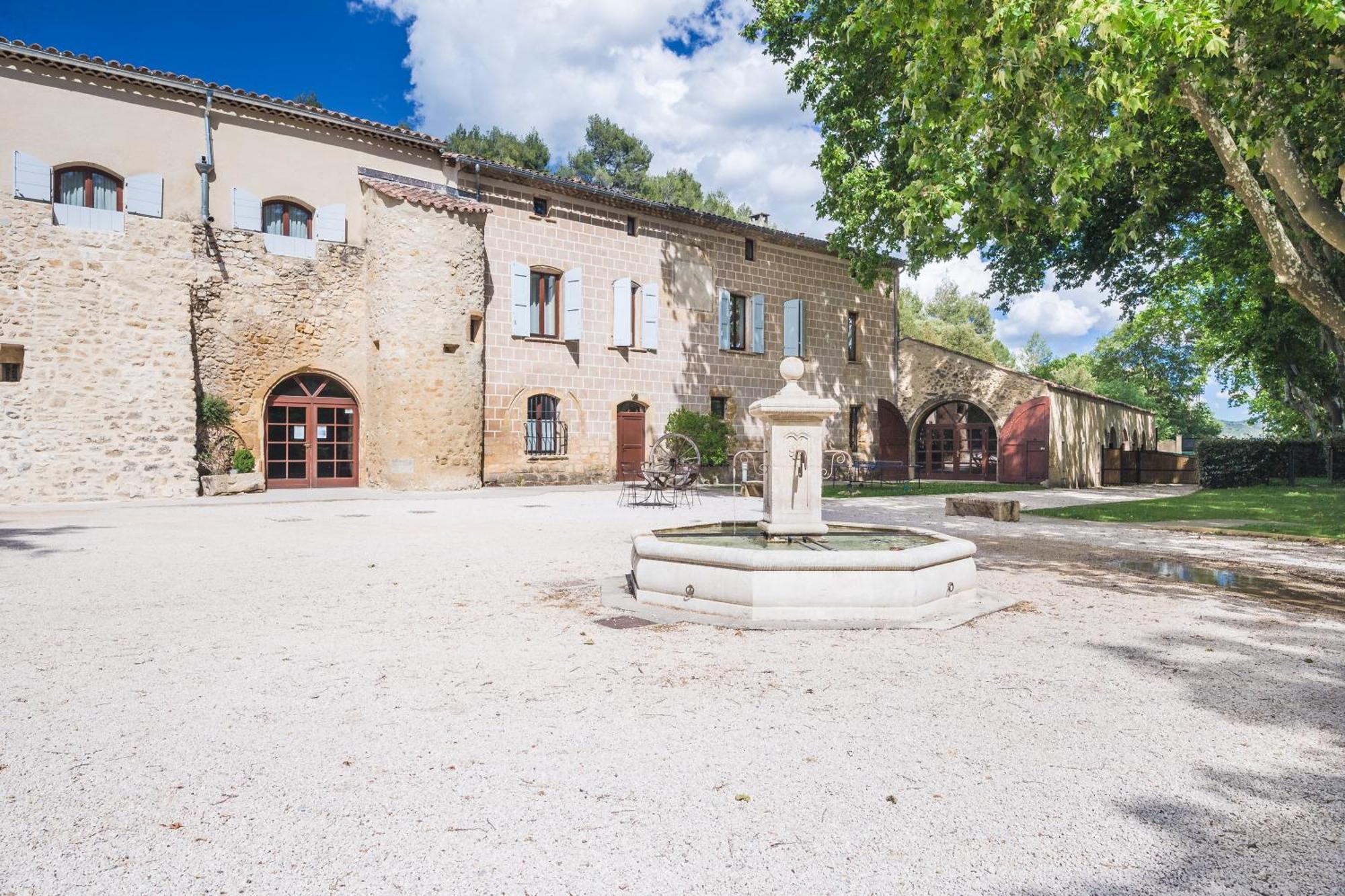 Le Relais Du Grand Logis Hotel Mirabeau  Bagian luar foto