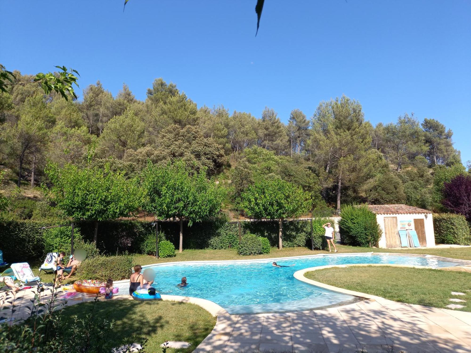 Le Relais Du Grand Logis Hotel Mirabeau  Bagian luar foto