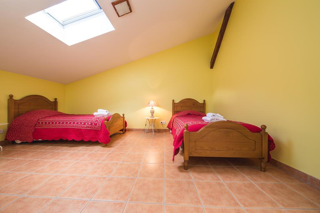 Le Relais Du Grand Logis Hotel Mirabeau  Bagian luar foto