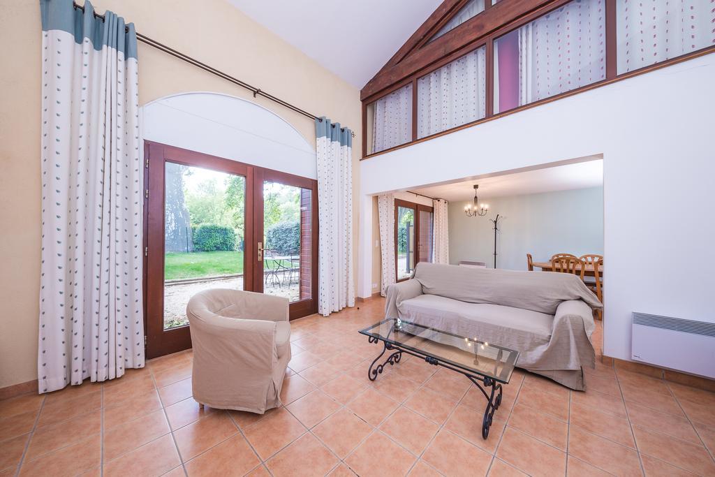 Le Relais Du Grand Logis Hotel Mirabeau  Bagian luar foto