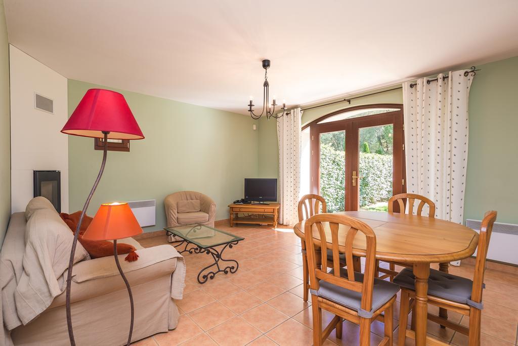 Le Relais Du Grand Logis Hotel Mirabeau  Bagian luar foto