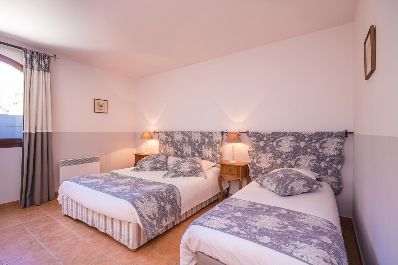 Le Relais Du Grand Logis Hotel Mirabeau  Bagian luar foto