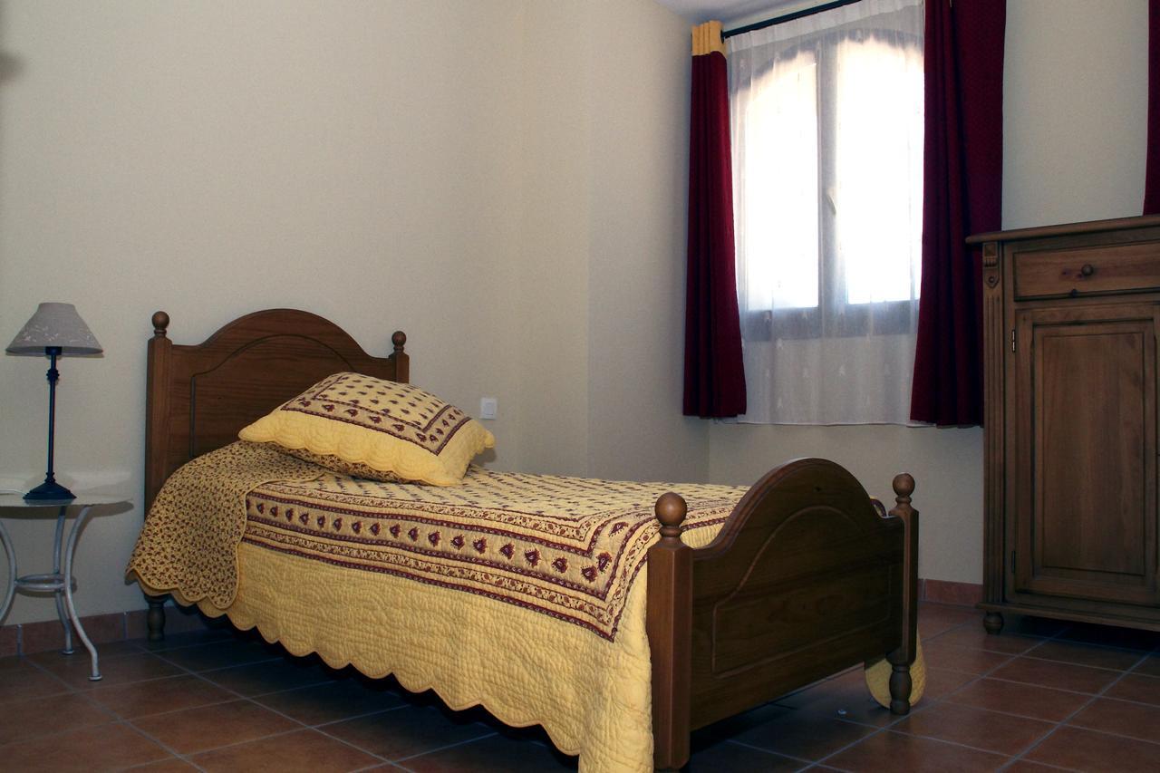 Le Relais Du Grand Logis Hotel Mirabeau  Bagian luar foto