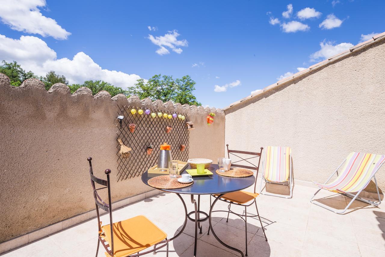 Le Relais Du Grand Logis Hotel Mirabeau  Bagian luar foto